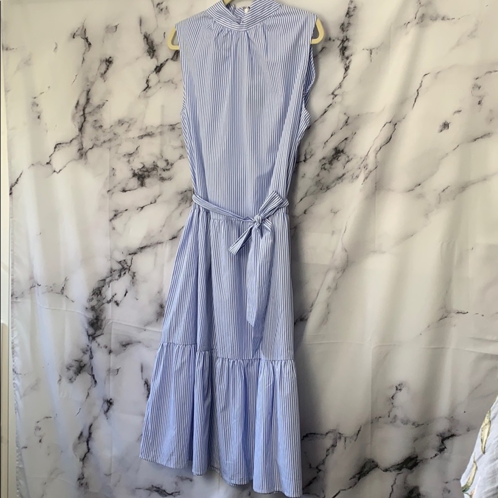 Sleeveless Stripped Midi Dress - Picture 2 of 8